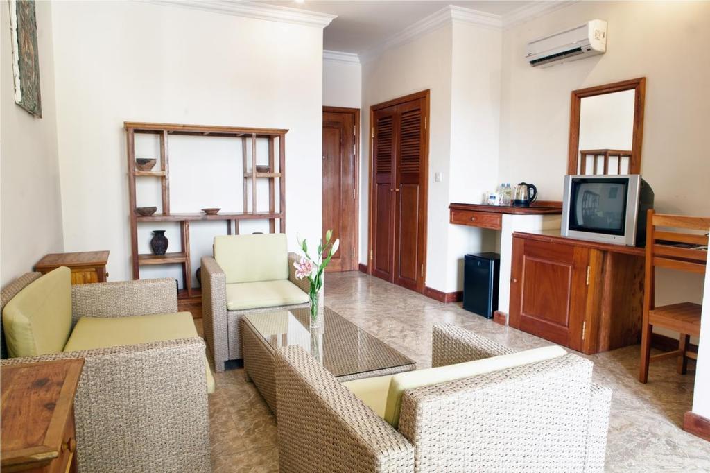 Yolanda Hotel Sihanoukville Exterior photo
